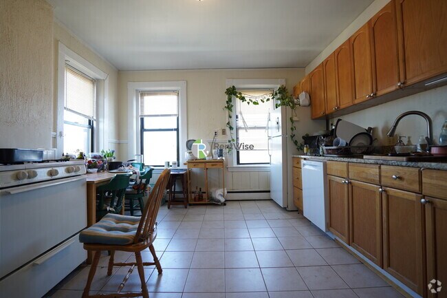 Building Photo - 109 Windsor St Unit 8 Rental