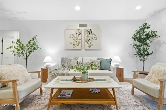 Photo - 15103 Village 15