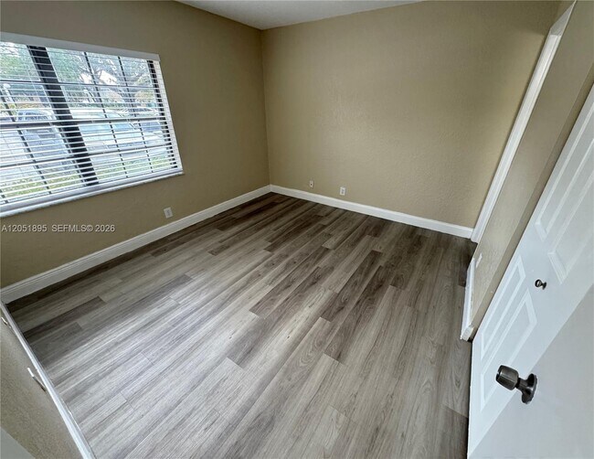 Photo - 2626 Riverside Dr Unit 2626