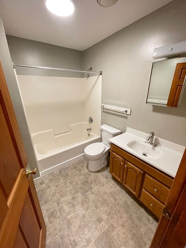 Photo - 321-323 N 3rd Ave W Unit 323 N 3rd Ave W