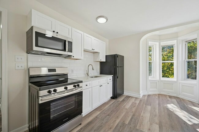 Photo - 109 W Queen Ln Unit 111 - 3R