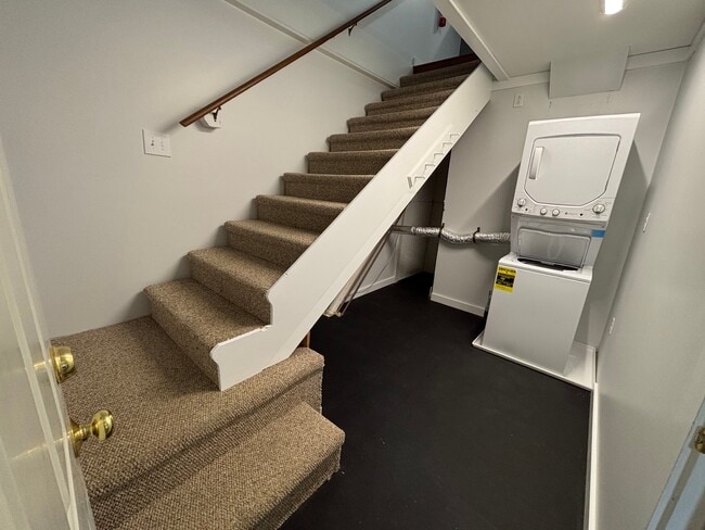 975 Sanders Cir