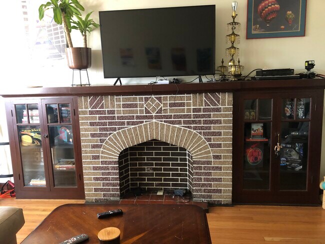 Photo - 2338 N Avers Ave Unidad 2