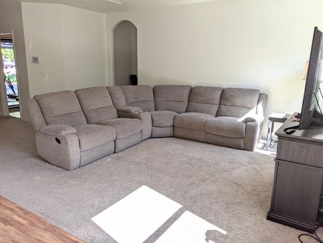 Photo - 3 Bed, 2 Bath Single Level Home in SE Bend...