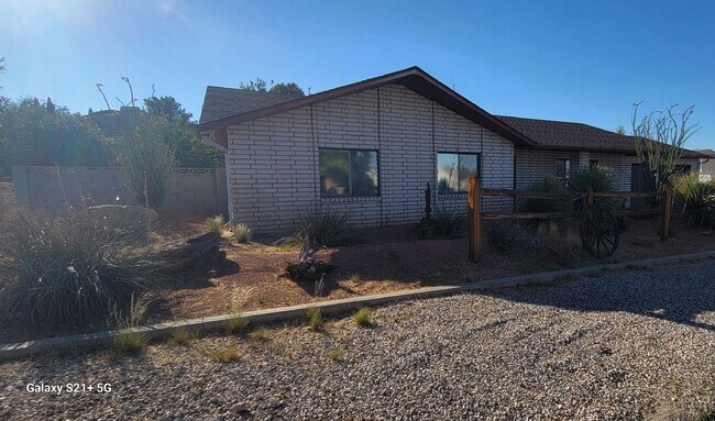 Photo - "Charming 3-Bed, 2-Bath Gem in St. George - Bloominton Hills  - Available March 2026
