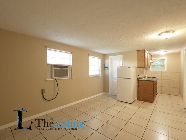 2735 Bungalow Blvd