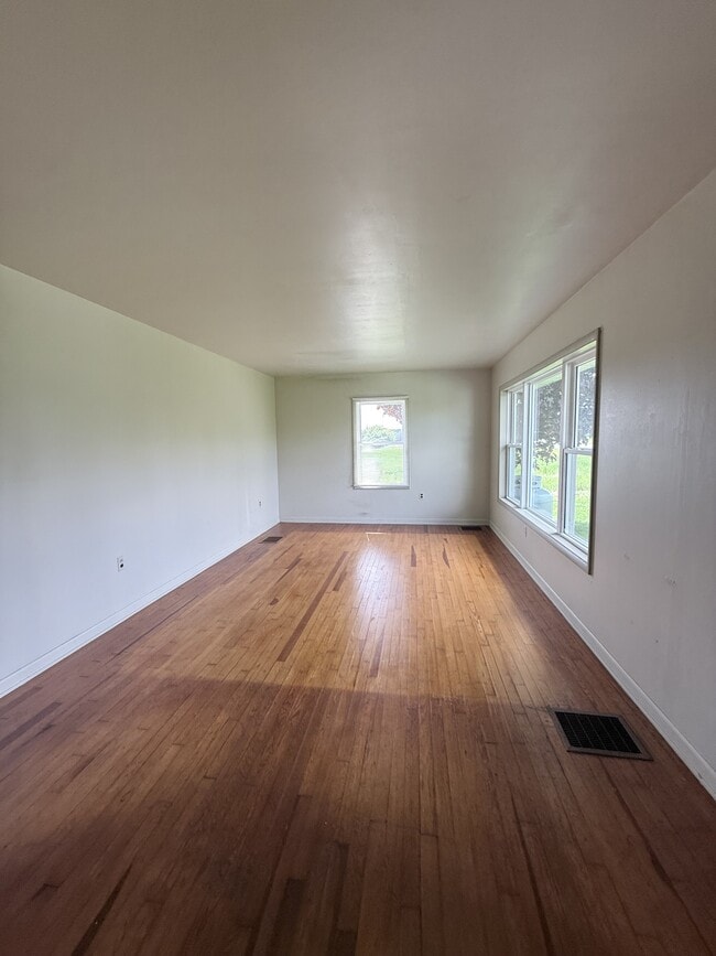 Photo - 182 W Matterstown Rd