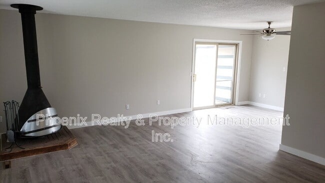 Photo - 1362 Tipperary St
