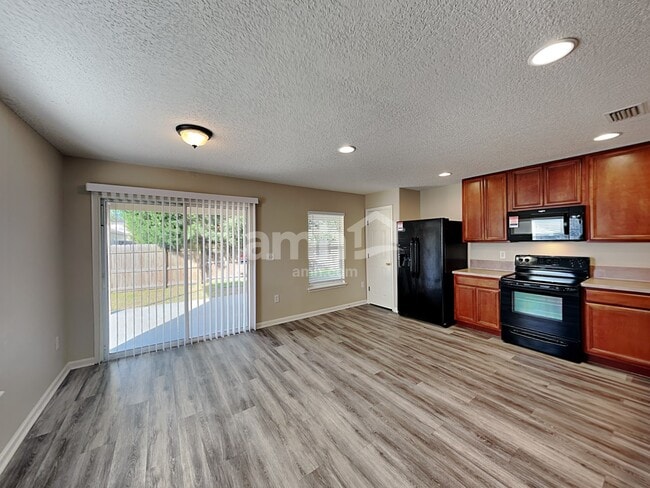 Photo - 76163 Long Pond Loop