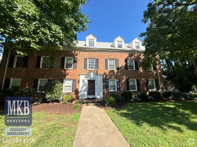 Building Photo - 2 Bedrooms, 1 Bath Condo located in South ...