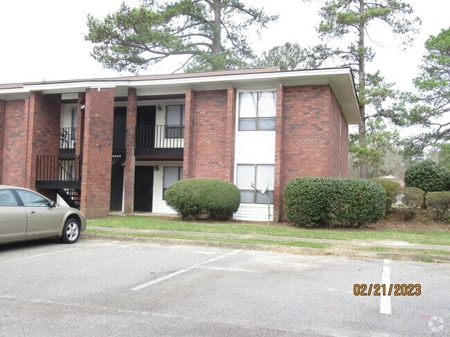 Building Photo - 2 Bedroom, 2 Bath - Water Included Rental