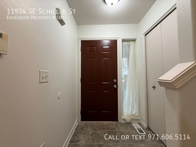 Photo - 11934 SE Schiller St