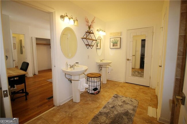 Photo - 1875 Brewer Blvd SW