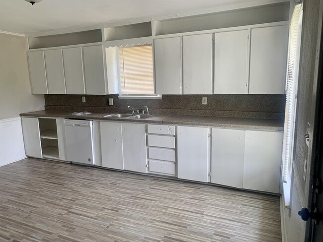 Photo - 2710 Pennsylvania Rd