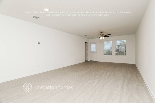 Photo - 3222 Roslyn Grist