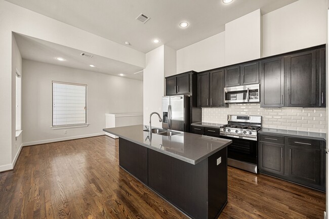 Photo - 3945 Tulane St