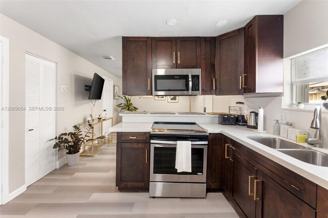 Photo - 2275 NW 33rd St Unidad 2