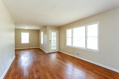 Photo - 2121 Cherry Ln