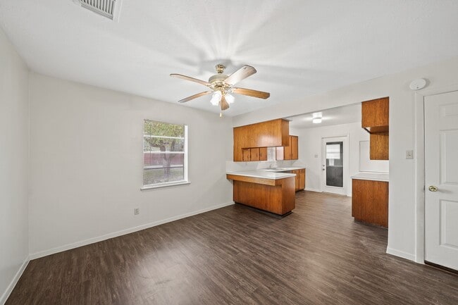 Photo - 322 Pinedale Ave