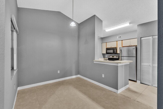 Photo - 2850 N Oakland Forest Dr