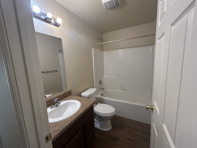 Photo - 2019 Lake Hills Dr