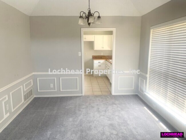 Photo - ******3 BEDROOM HOME LOCATED IN THE SPRING...