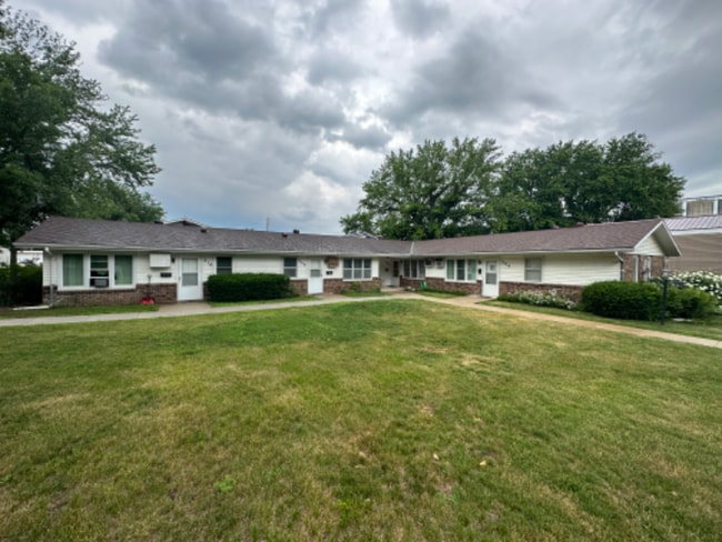 Building Photo - 204 Locust St