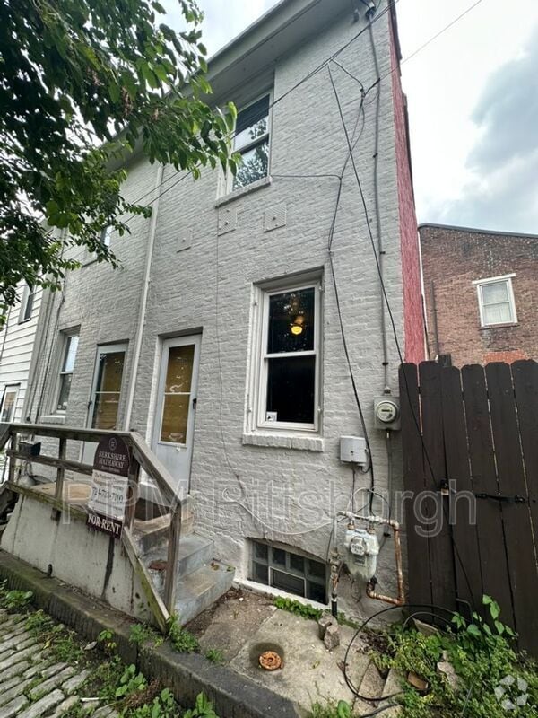 Building Photo - 239.5 Urbana Wy Rental
