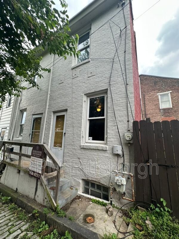 Photo - 239.5 Urbana Wy House
