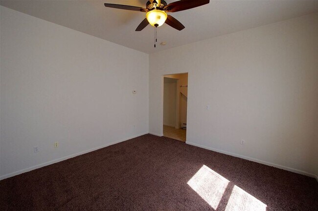 Photo - 509 Litchfield St