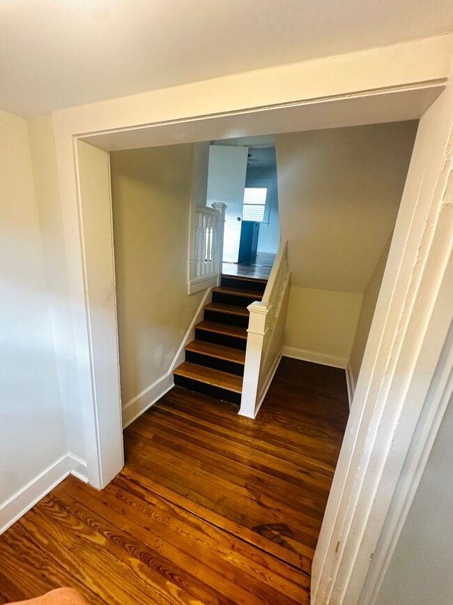 Photo - 1841-1843 Edgeland Ave Unit 1841 Edgeland Ave