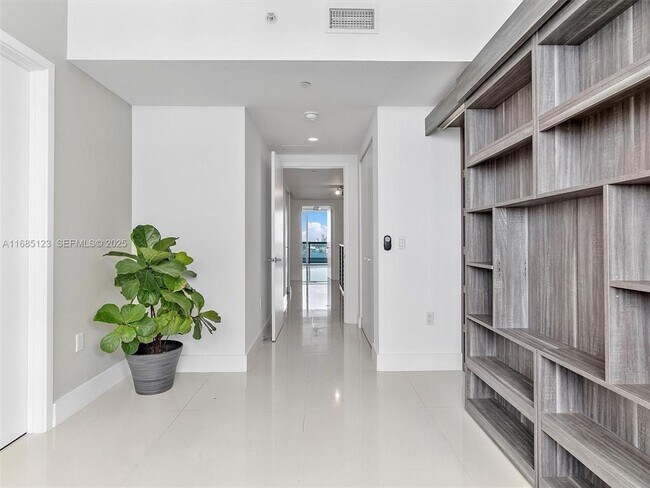 Photo - 7935 East Dr Unidad 12