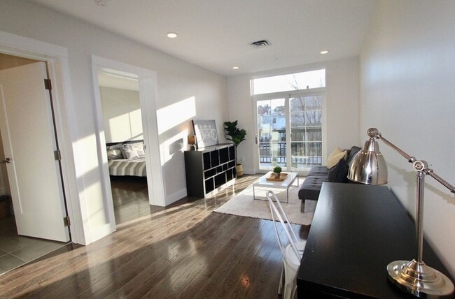 Building Photo - 434 McGrath Hwy Unit 315