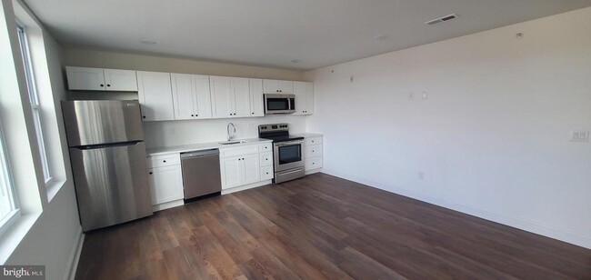 Building Photo - 3102 Frankford Ave Unit 5 Rental