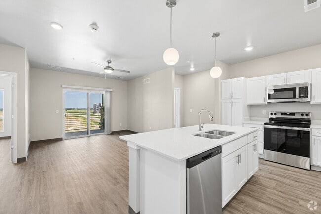 H 2BR, 2BA - 1,135SF - Kitchen
