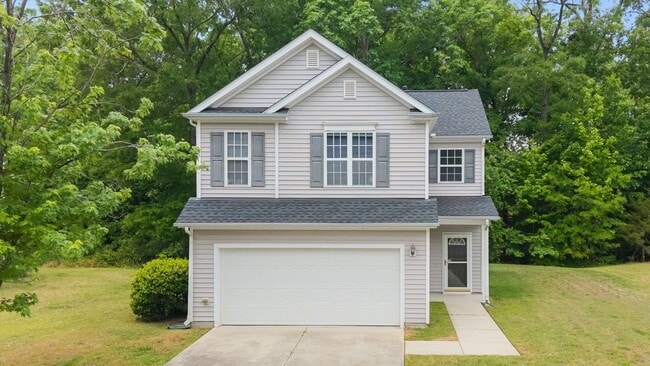 Building Photo - Charming 3-Bedroom Home,  minutes from Downtown Durham & Duke, Pet Friendly!