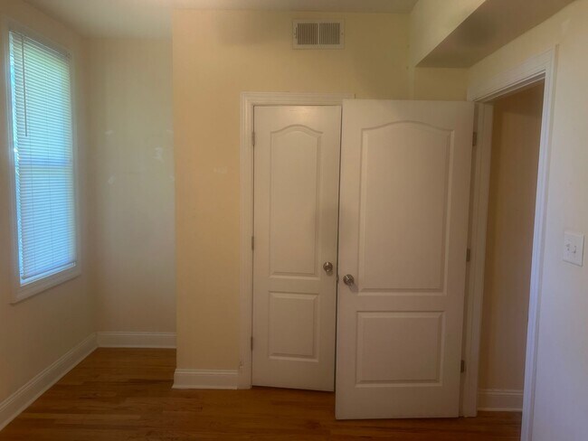 Photo - 2409 Floyd Ave Unit #2
