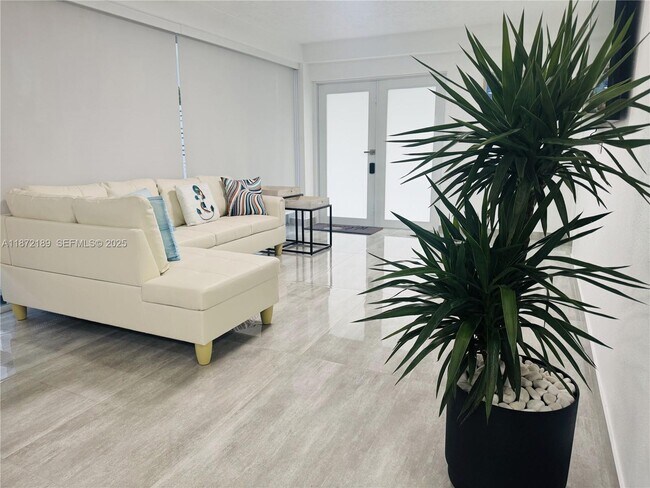 Photo - 60 SE Marlin Ave Unit 1