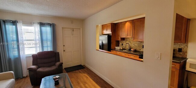 Photo - 415 NE 2nd St Unit 105