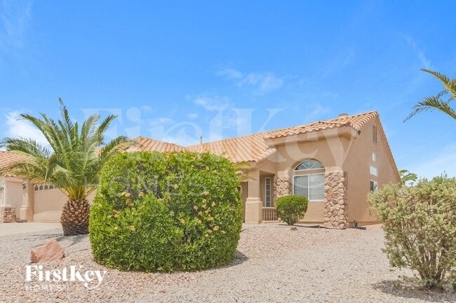 Building Photo - 127 E Tamarack Dr