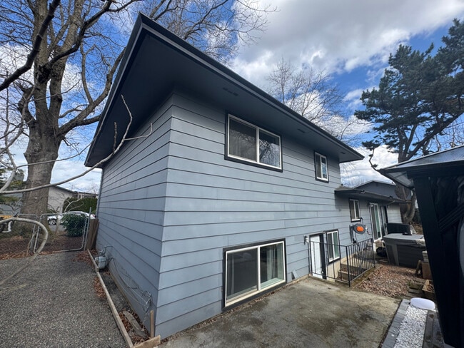 Photo - 14422 NE Shaver St