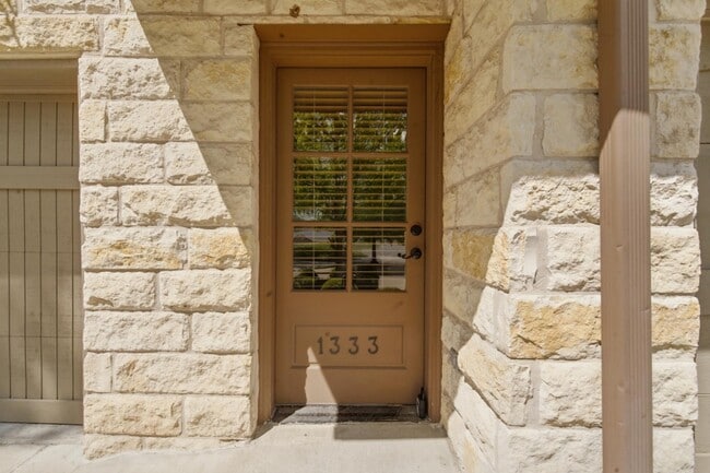 Photo - 1333 E 41st Pl