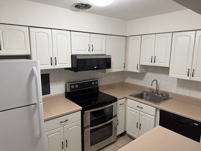 Photo - 420 W Aldine Ave Unit 326