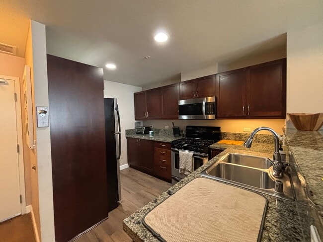Photo - Modern Downtown Condo with Balcony, Pool, ...