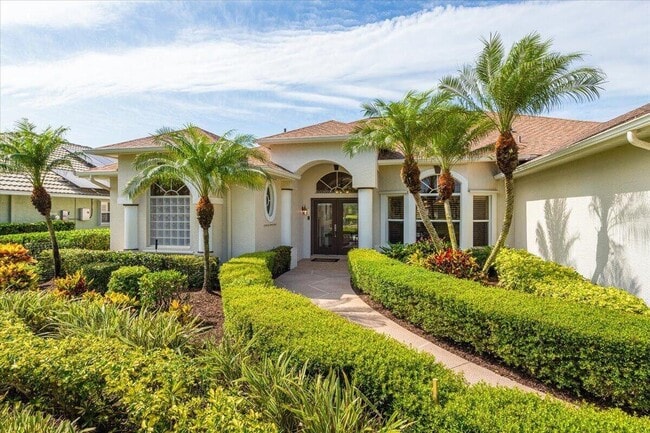 Photo - 212 SW Whitewood Dr House