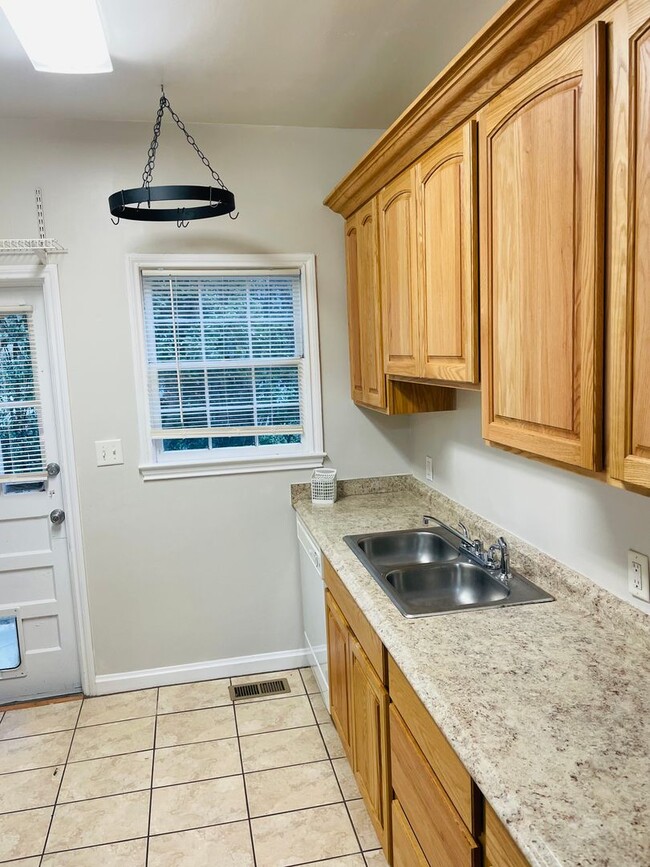 Photo - Log cabin style duplex near TMH