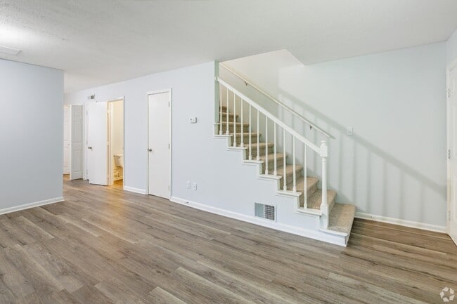 Photo - Lionchase Apartments