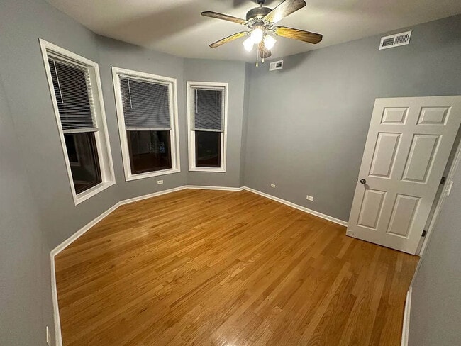 Photo - 1032 W Leland Ave Unit 3S