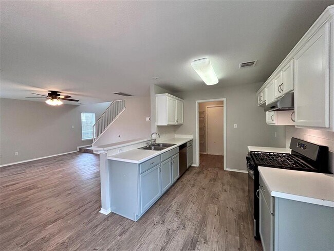 Photo - 1104 Doras Dr