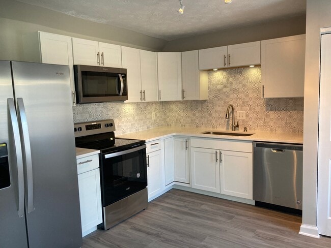 Photo - 340 Winding River Dr Townhome